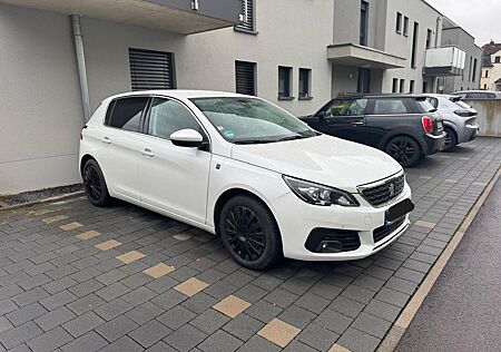 Peugeot 308 BlueHDi 130 EAT8 Tech Edition