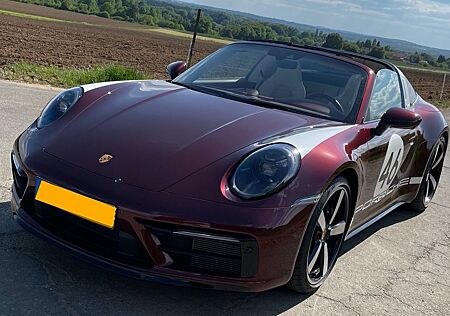 Porsche 992 Targa 4S Heritage Design Edition Heritag...