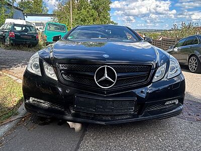 Mercedes-Benz E 250 Coupé E 250 BlueEFFICIENCY Avantgarde