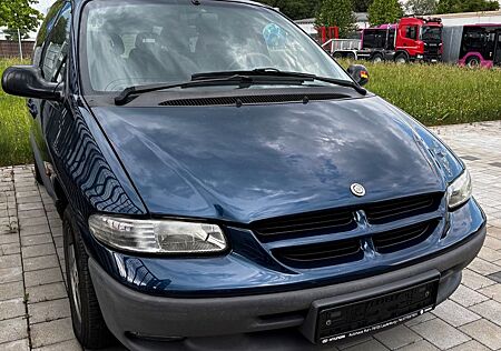 Chrysler Voyager LE 3.3 V6 Auto