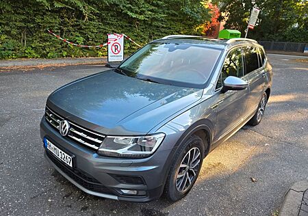 VW Tiguan Allspace Volkswagen 2.0 TDI, PANO 8×Fach Reifen
