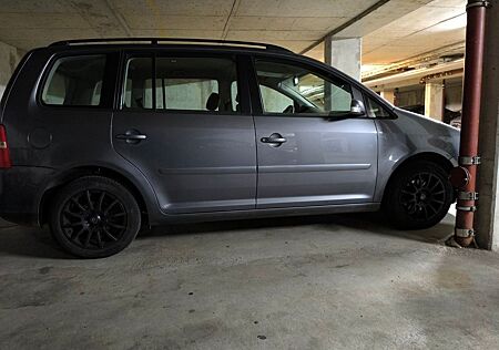 VW Touran Volkswagen 1.6 FSI Automatik Trendline Trendline
