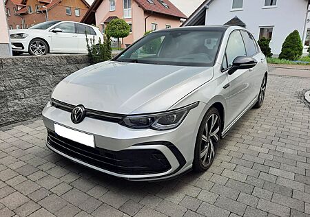 VW Golf Volkswagen 1.5 eTSI OPF 110kW DSG R-Line, Pano, AHK