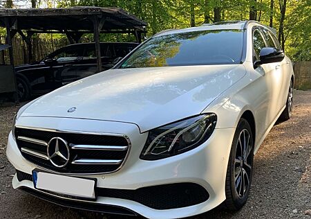 Mercedes-Benz E 200 T 4MATIC scheckh.,8-fach Alu,AHK,TÜV neu