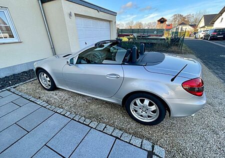 Mercedes-Benz SLK 200 KOMPRESSOR - Faceliftmodel mit Airscarf