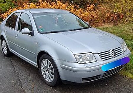 VW Bora Volkswagen 1.6 FSI Highline