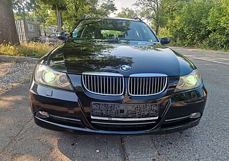 BMW 330i touring LEDER NAVI PANORAMA