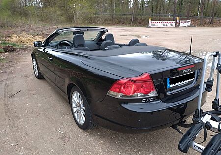 Volvo C70 2.4i Momentum mit AHK/Windschott/PDC/8 Reife