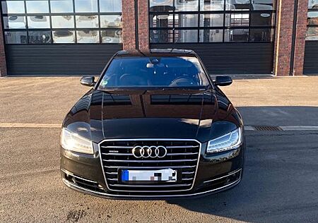 Audi A8 4.2 TDI tiptronic quattro -