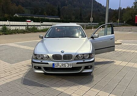 BMW 523i