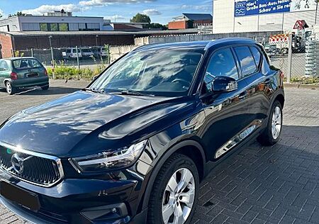 Volvo XC 40 XC40 Momentum 2WD Kamera/Navi/Automatik/Scheckh.