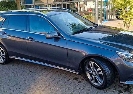 Mercedes-Benz E 220 BlueTEC T, Leder, Schiebdach, Kamera, Top!