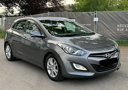 Hyundai i30 /2.HAND/Klima/Teilleder/PDC/