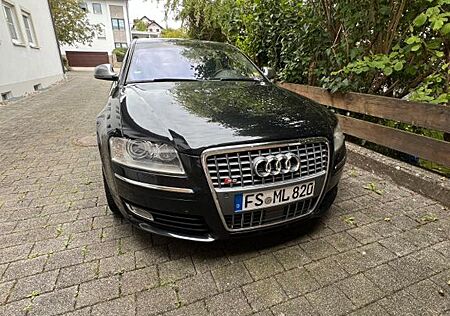 Audi S8 5.2 tiptronic quattro -