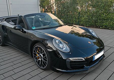 Porsche 991 Turbo S Cabriolet/PCCB/Burmester