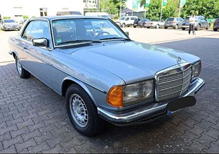 Mercedes-Benz CE 280 /123C