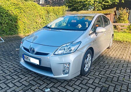 Toyota Prius 1.8-l Hybrid life