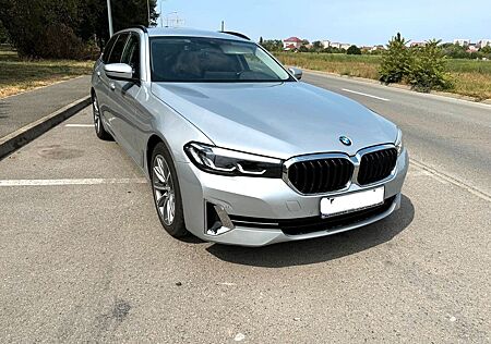 BMW 530d xDrive Touring - Led-Navi LiveCockpit Leder