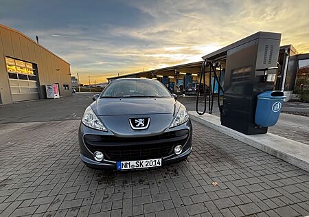 Peugeot 207 klein wagen 1,4