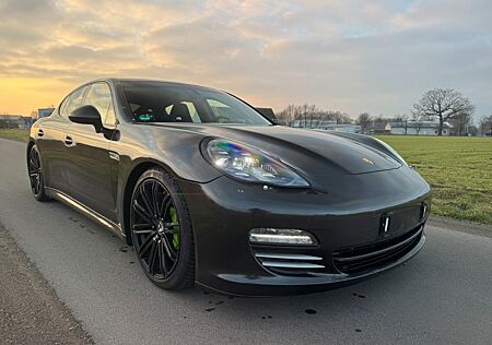 Porsche Panamera 4S