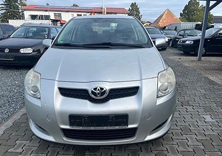 Toyota Auris Life