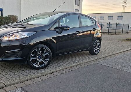 Ford Fiesta 1,25l SYNC Edition PDC SITZHEIZUNG