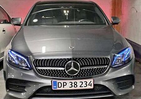Mercedes-Benz E 220 gebraucht kaufen Mercedes-Benz E 220 d 4MATIC AMG Line Autom. AMG Line