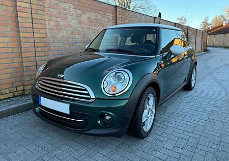 Mini Cooper 1.6 8-fach Xenon Klima Racing-Green