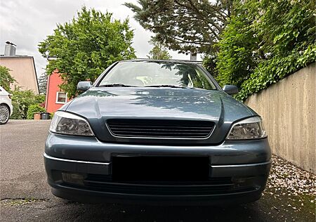 Opel Astra 1.6 16V Sportive