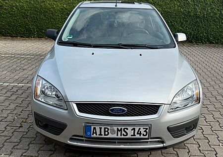 Ford Focus 1,6 Ti-VCT Ghia Ghia
