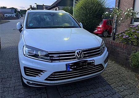 VW Touareg Volkswagen 3.0 V6 TDI SCR Tiptronic -