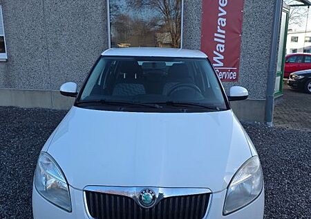 Skoda Fabia Ambiente Tüv neu AW Reifen viele Neuteile