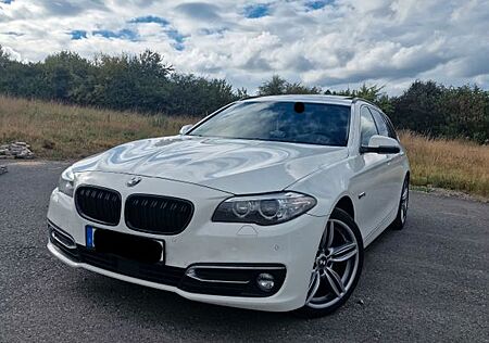 BMW 530d Touring Luxury Line, fast VOLL, 19", LCI