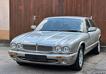 Jaguar XJ8 4.0 V8 Sovereign/2.Hand/Memory/Klima