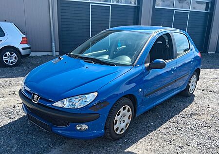 Peugeot 206 *TÜV NEU*KLIMA*WENIG KM*AHK*
