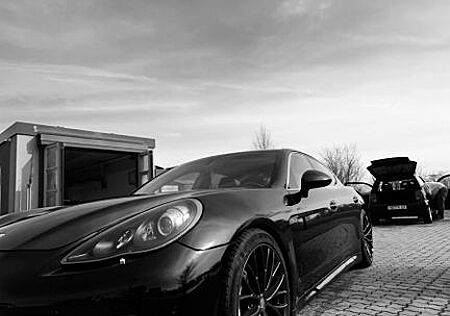 Porsche Panamera 4S S