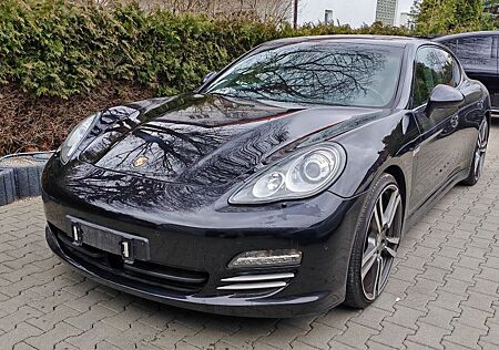 Porsche Panamera 4 S