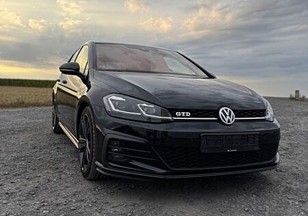 VW Golf Volkswagen DSG GTD PANO SOUND RFK ACC LED KEYLESS