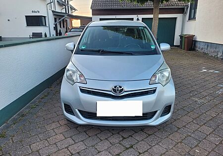 Toyota Verso-S 1,33-l-Dual-VVT Multidrive S Life Life