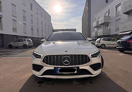 Mercedes-Benz CLA 200 - AMG Line