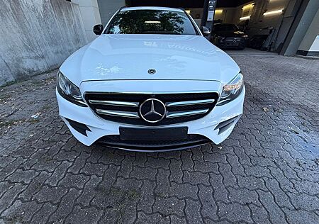 Mercedes-Benz E 300 de T Autom Amg Burmester Voll ausgestattet