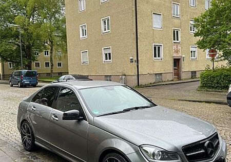Mercedes-Benz C 180 AMG Line AMG Line