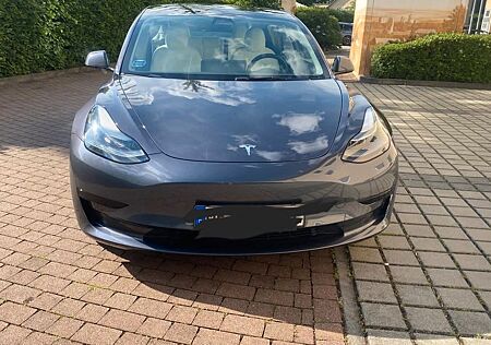 Tesla Model 3 Hinterradantrieb