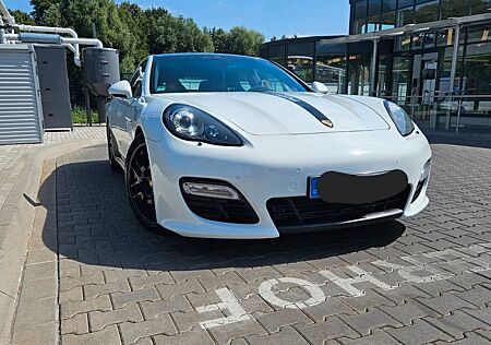 Porsche Panamera GTS