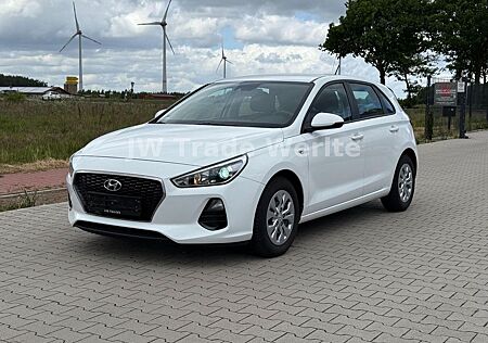 Hyundai i30 1.4 Lim. Model2018 Navi Kamera LaneAssit 16"