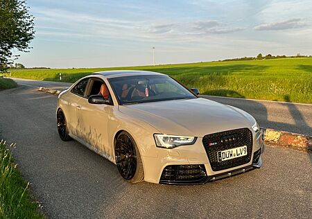 Audi RS5 4.2 FSI S tronic quattro -