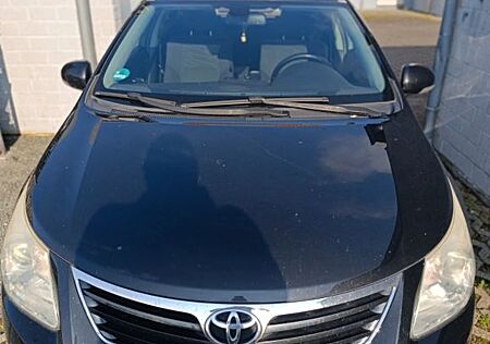 Toyota Avensis 2.0 D-4D | 126 PS | Webasto Stand