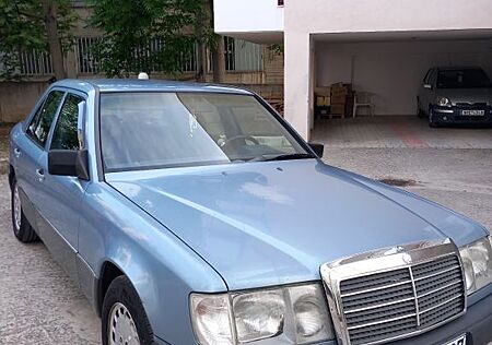 Mercedes-Benz E 200 Mercedes Benz E200 W124