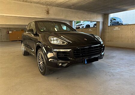 Porsche Cayenne 3.0 Platinum Edition Bose KeylessGo