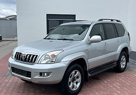 Toyota Land Cruiser 3.0 D-4D*NAVI*AHK*KLIMAAUT*SHZ*